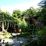 Bed & Breakfast Madeleine 4*