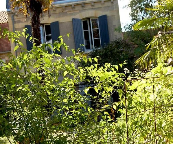 Madeleine Bed and Breakfast Μπερζεράκ