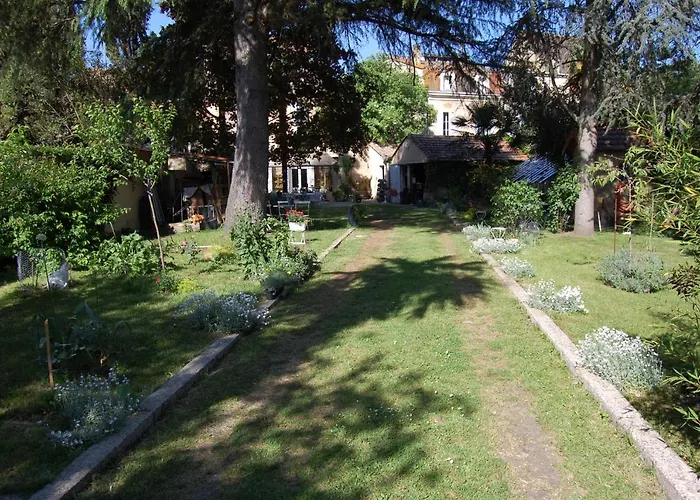 Bed and Breakfast Madeleine Μπερζεράκ