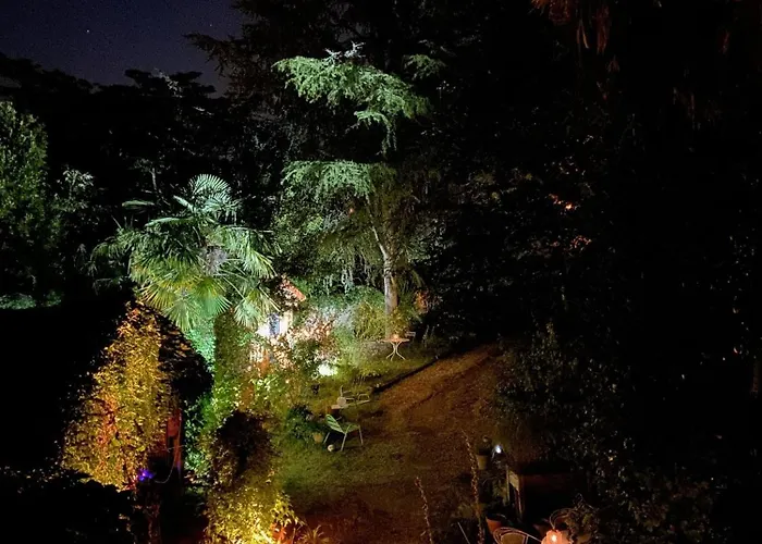 Madeleine Bed and Breakfast Μπερζεράκ